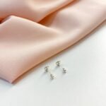 BRINCO ESFERA INFANTIL PRATA