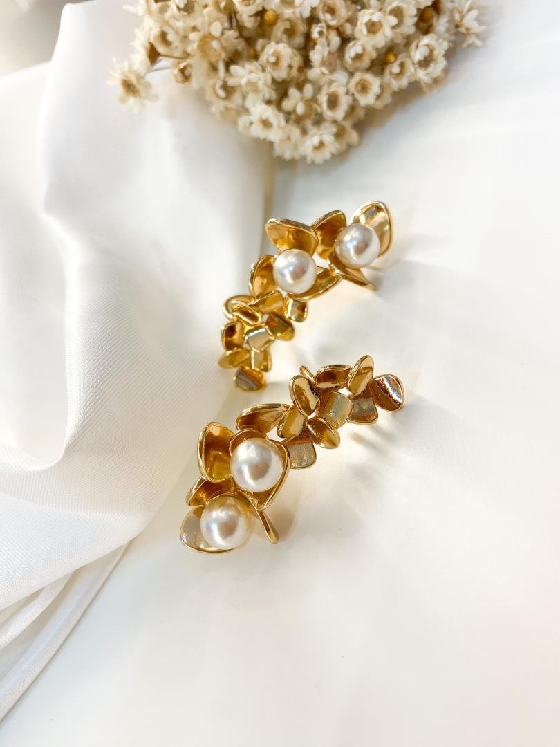 085_1465_produto BRINCO EARCUFF PEROLA FLORES - Imagem 1
