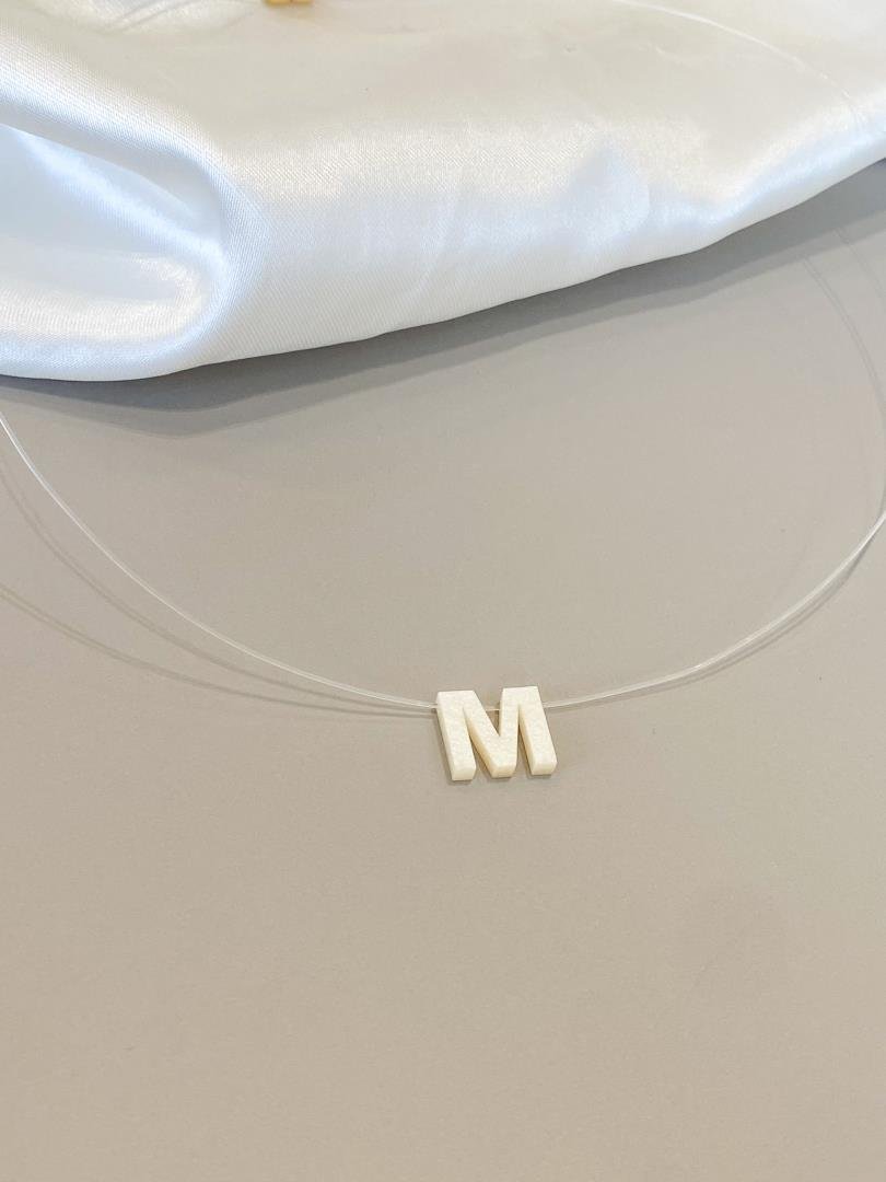 085_4921_produto COLAR NYLON MADRE PEROLA INICIAL M - Imagem 1